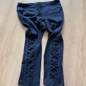 GAP Blackout Technology Leggings in Blue